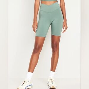 Extra High-Waisted PowerChill Biker Shorts 8-inch inseam